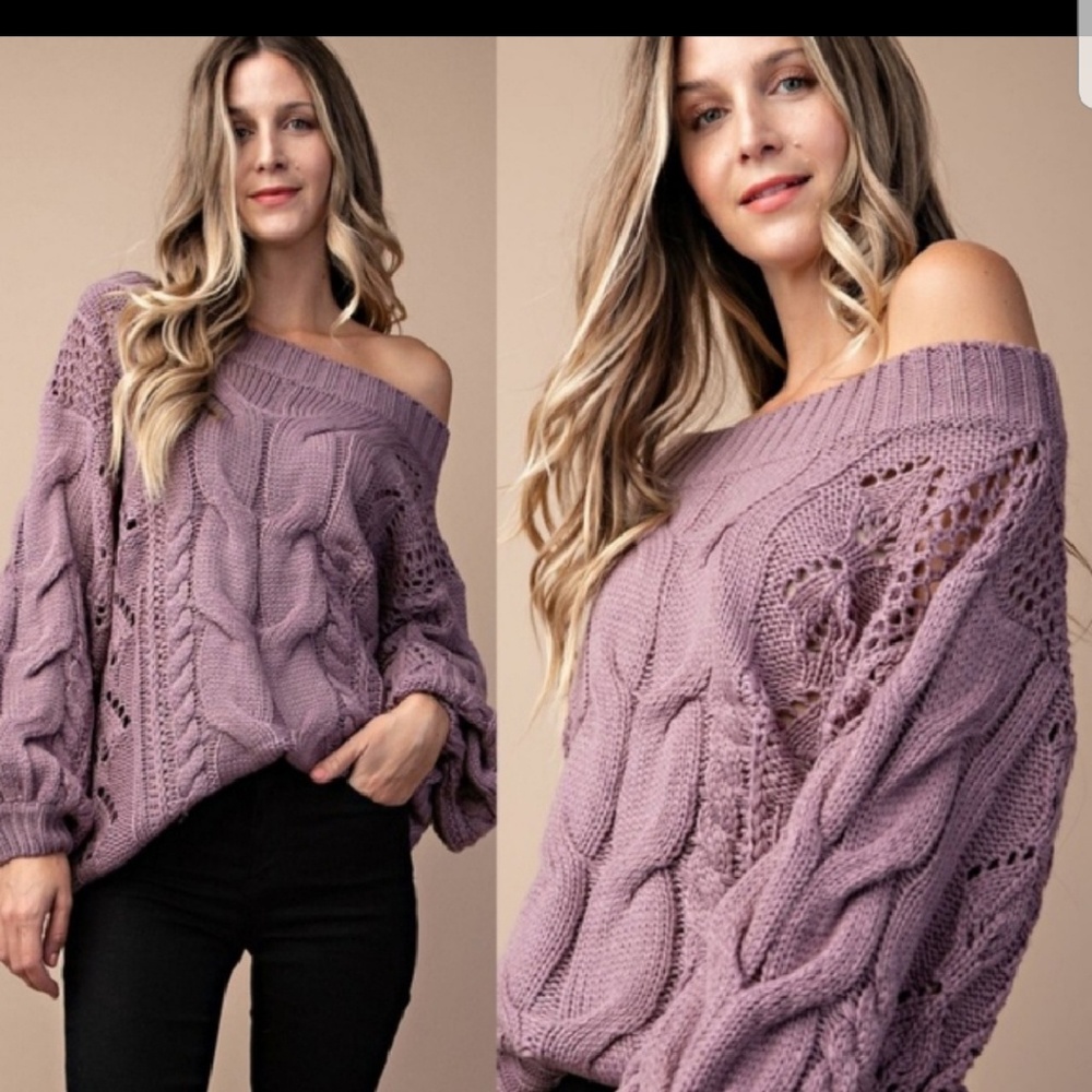 Off shoulder sweater (t5)